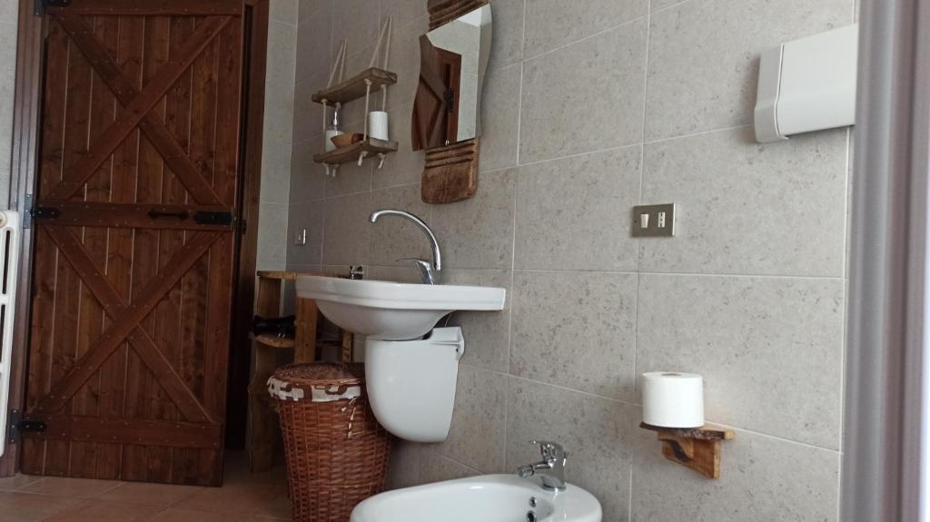 Koupelna v ubytování Masseria la Fiorita