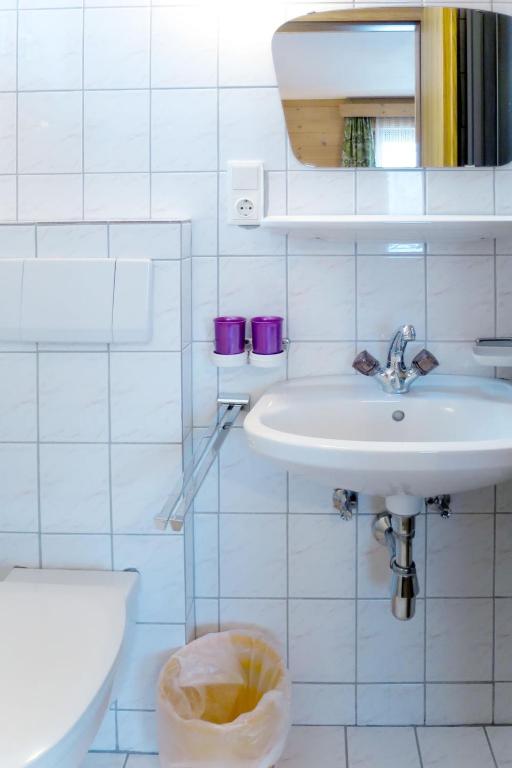 Kúpeľňa v ubytovaní Holiday Home Schrofner by Interhome
