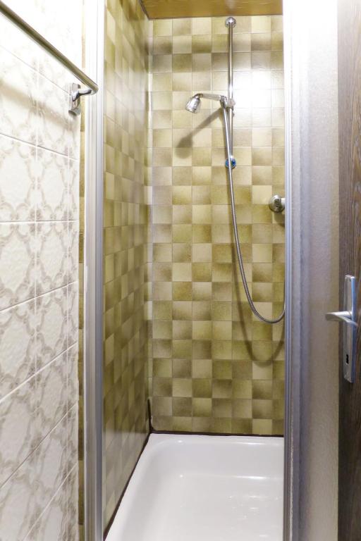 Kúpeľňa v ubytovaní Holiday Home Schrofner by Interhome