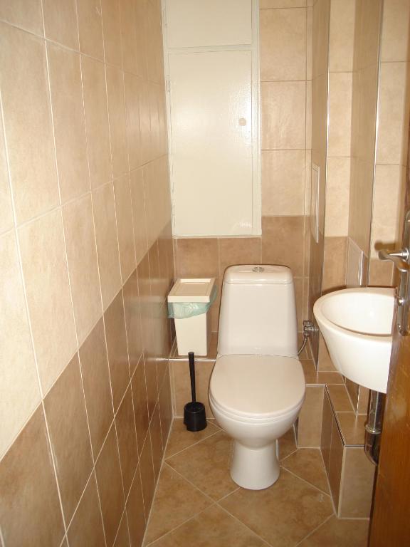 A bathroom at Bulhotel Pritzker Apartment