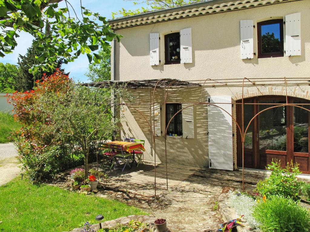 Κήπος έξω από το Holiday Home Marguerie by Interhome