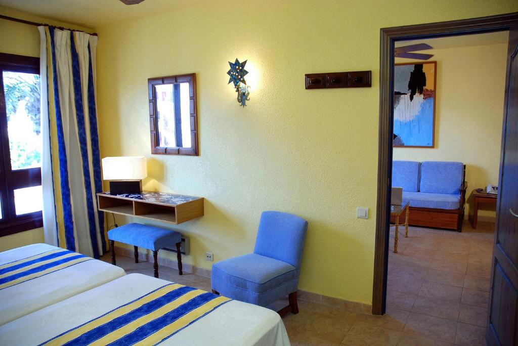 Hotel Apartamentos Londres La Manga, La Manga del Mar Menor ...
