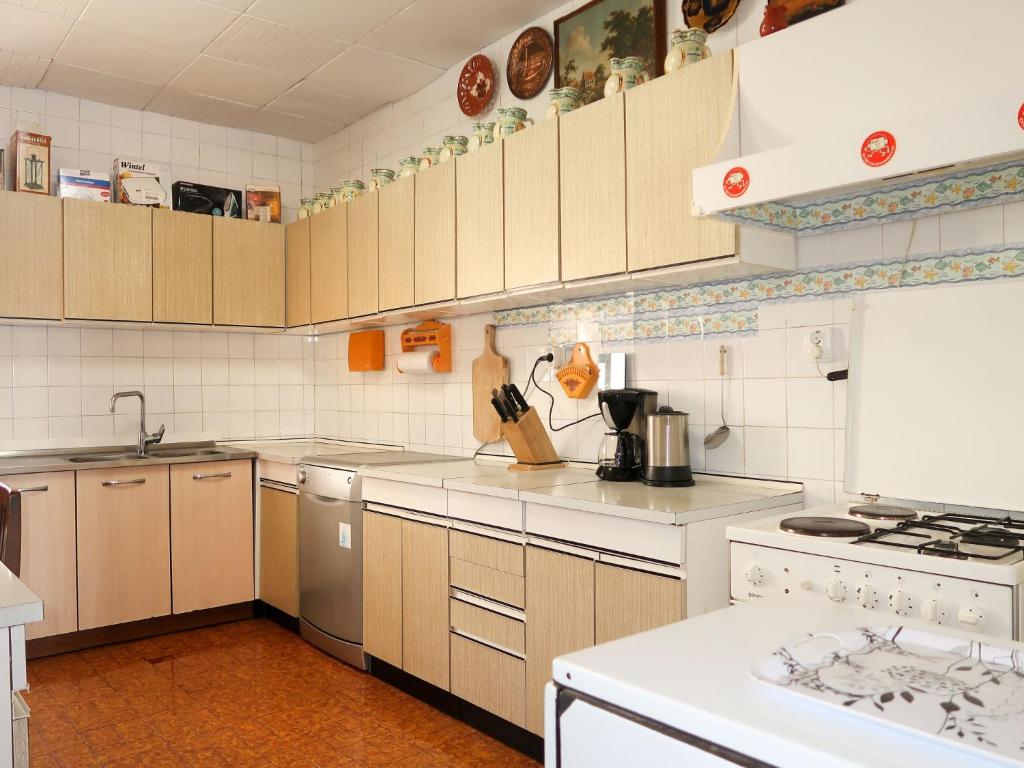Kuchyň nebo kuchyňský kout v ubytování Holiday Home Delfar by Interhome