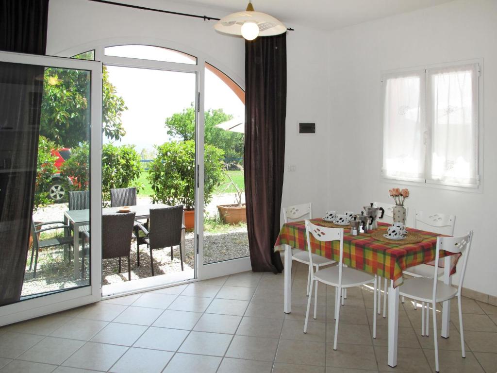 A balcony or terrace at Apartment Arco - SLR350 by Interhome