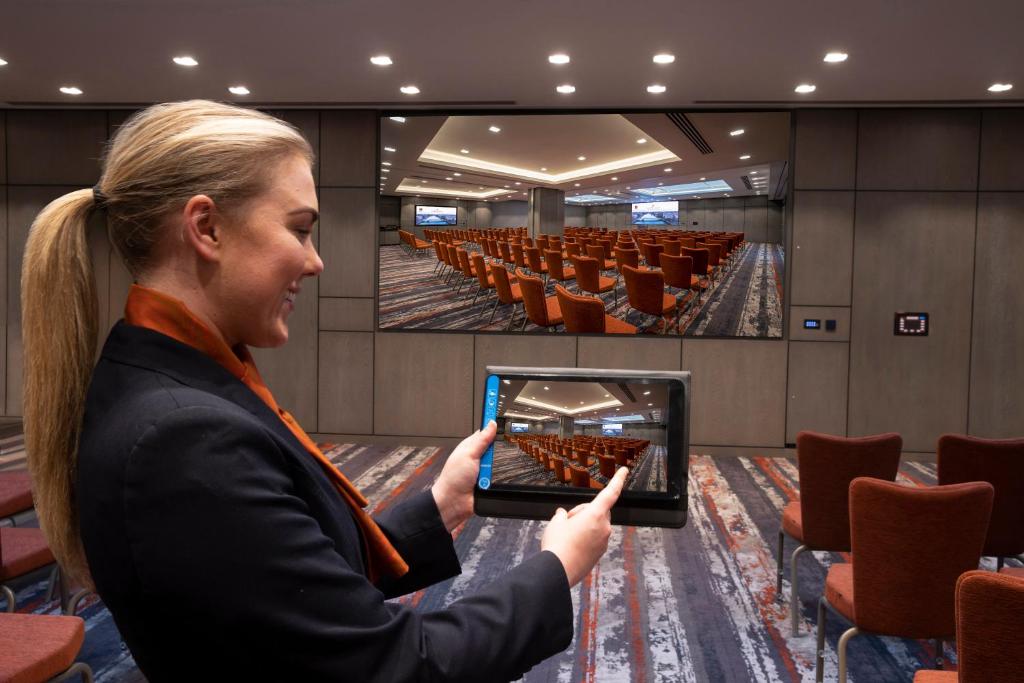 Clayton Hotel Cardiff Lane - Resim 25