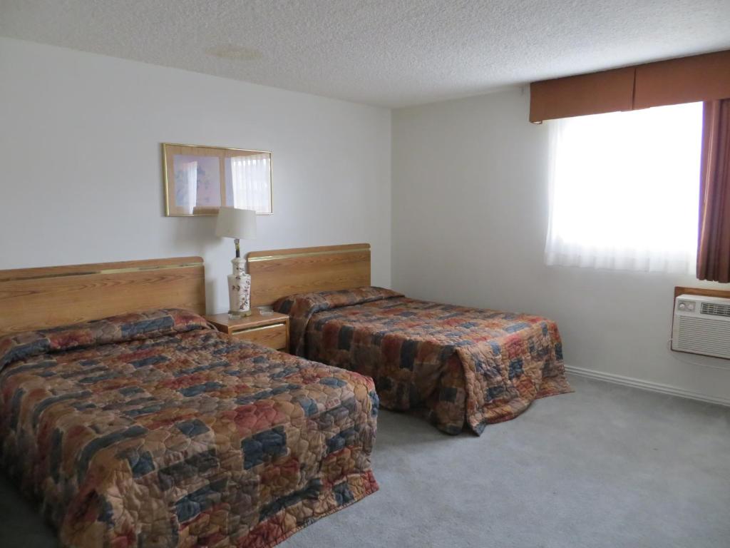 Jet Inn - Double Room With Two Double Beds