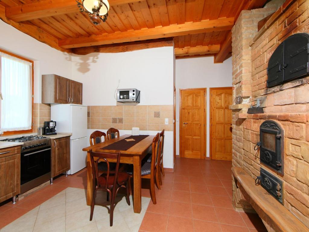 Kuchyňa alebo kuchynka v ubytovaní Holiday Home Sundance by Interhome