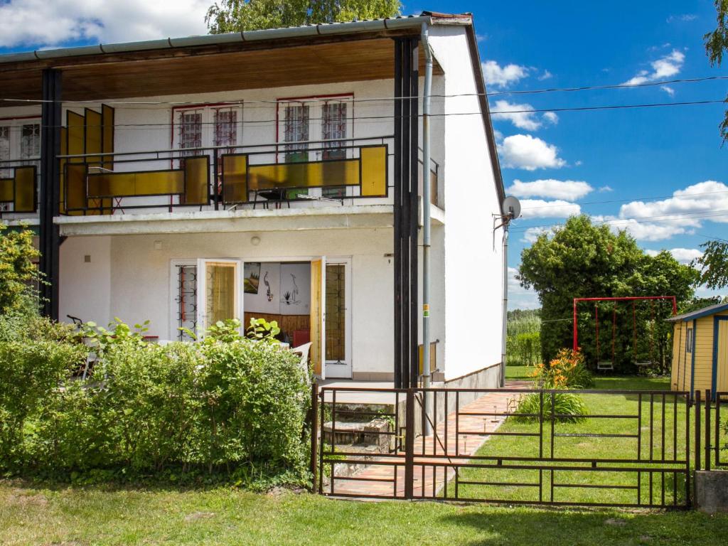 The building in which the holiday home is located