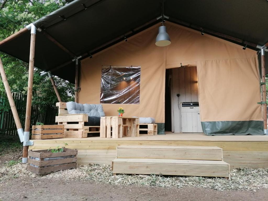 Gutshof TDALohma in LangenleubaNiederhain