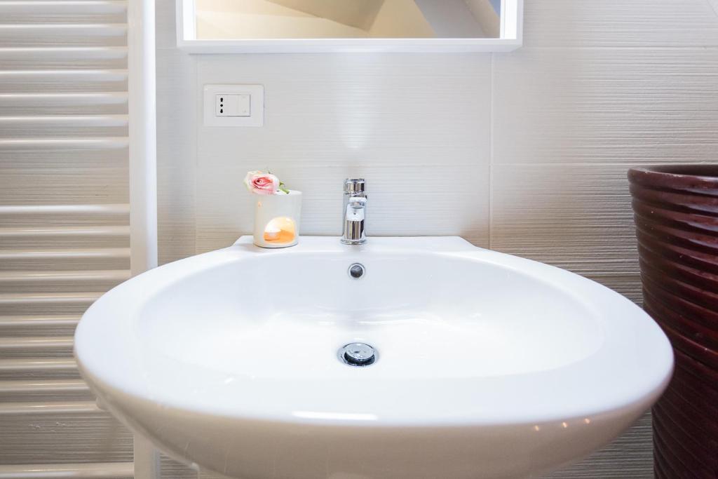 Łazienka w obiekcie HH Hermoso Housing ALESSANDRIA