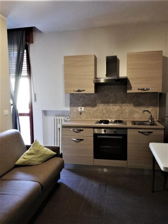 Kuchnia lub aneks kuchenny w obiekcie HH Hermoso Housing ALESSANDRIA