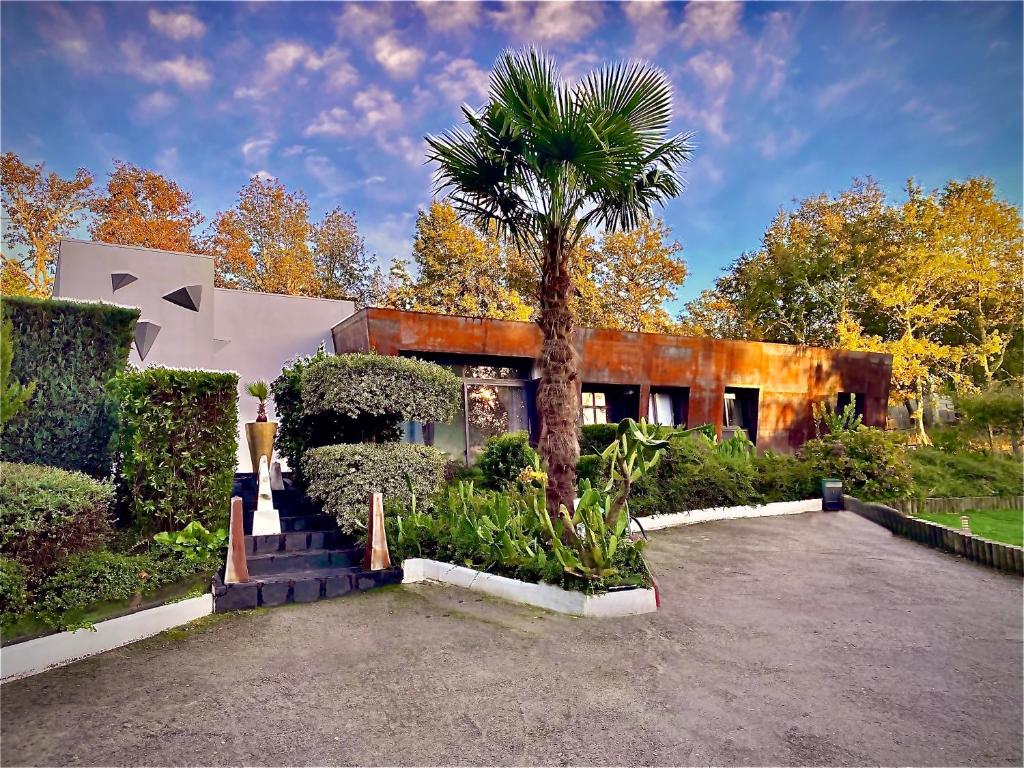 Exclusiva Villa de Autor, Tamallancos, Spain - Booking.com
