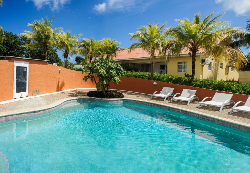 Bazén v ubytování ABC Resort Curacao nebo v jeho okolí
