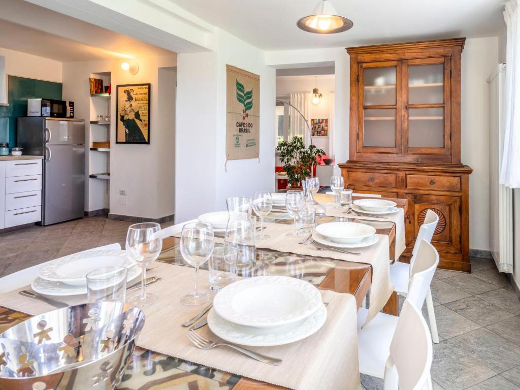 Kuchyňa alebo kuchynka v ubytovaní Holiday Home di Sara by Interhome