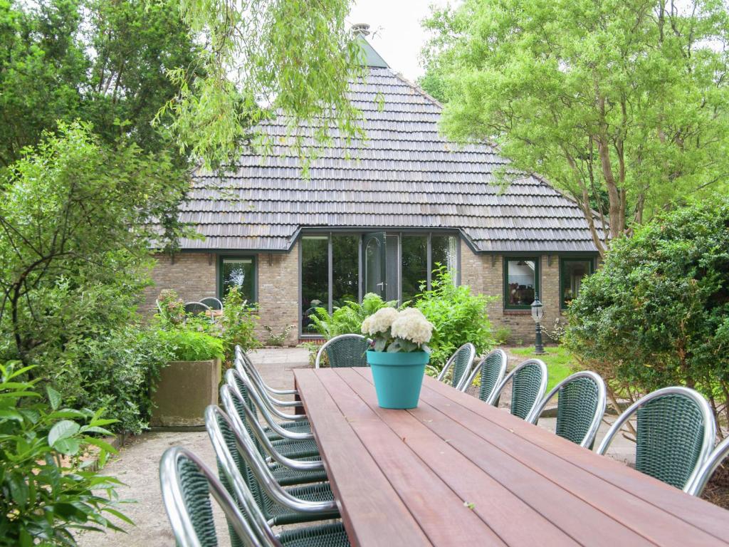 Zahrada ubytování Farmhouse in Waskemeer with Large Garden