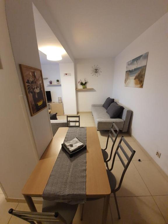 Posedenie v ubytovaní LIDO Apartamenty