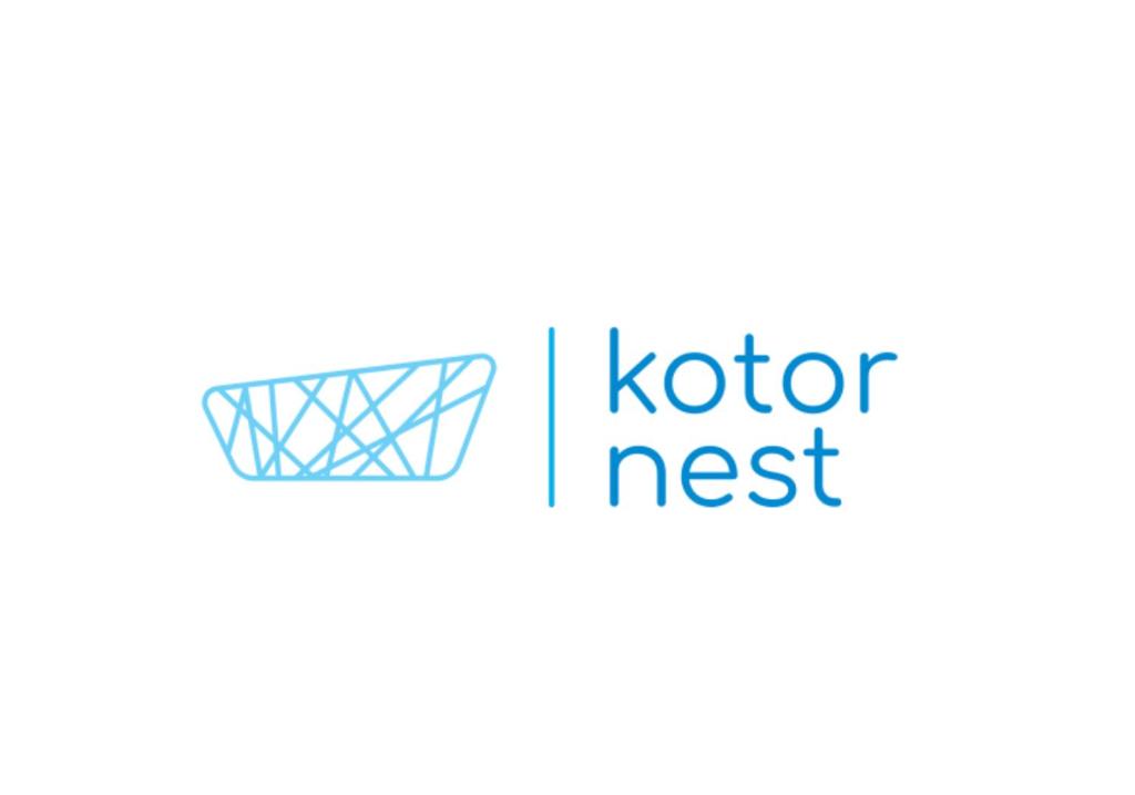 Vottorð, verðlaun, skilti eða annað skjal til sýnis á Kotor Nest
