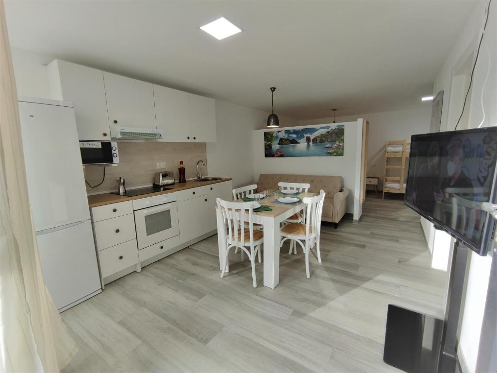 Estudios Playa de Covachos - Family Studio With Kitchen