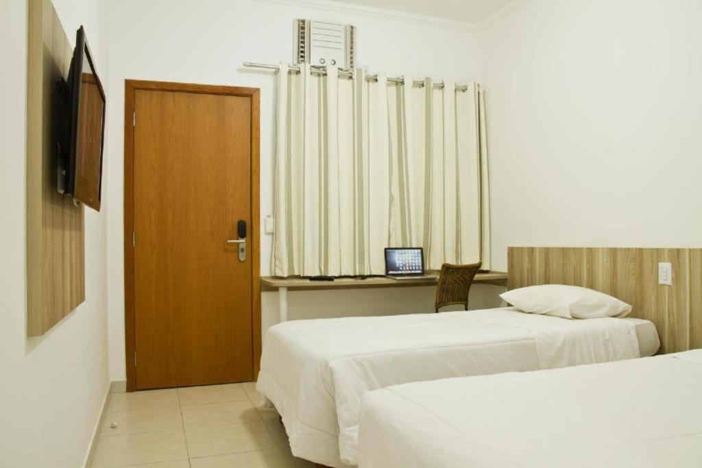  Eden Park Hotel
