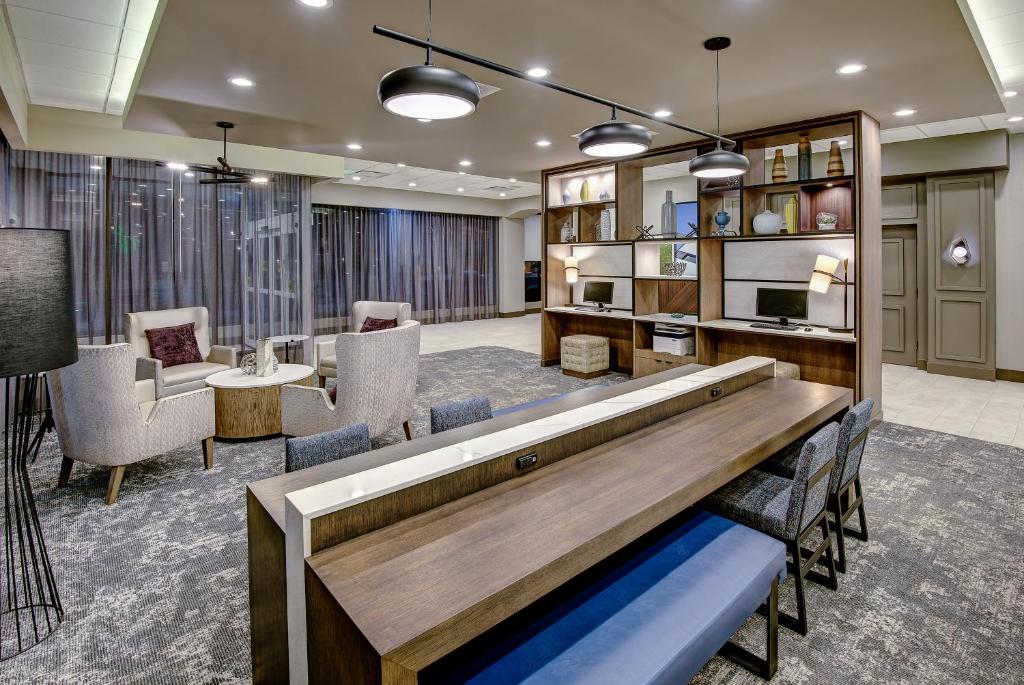 Holiday Inn East Windsor - Cranbury Area photo