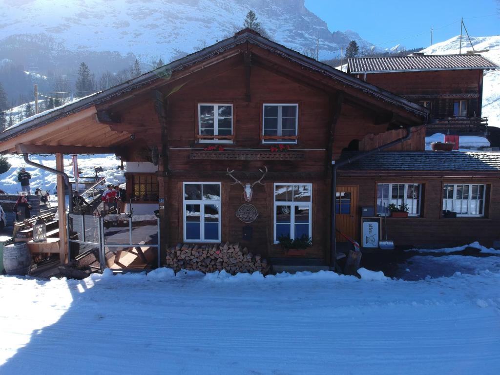 Ein allgemeiner Bergblick oder ein Berglick von des Hotels aus