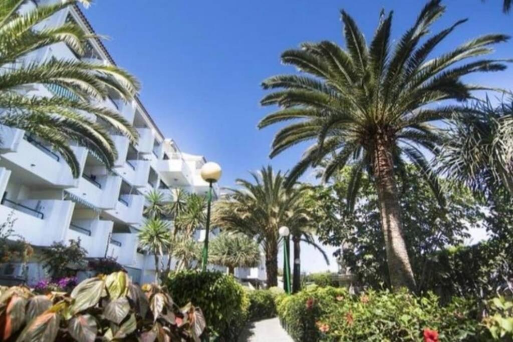 Vonkajšia záhrada v ubytovaní Surycan, beautiful apartment in maspalomas