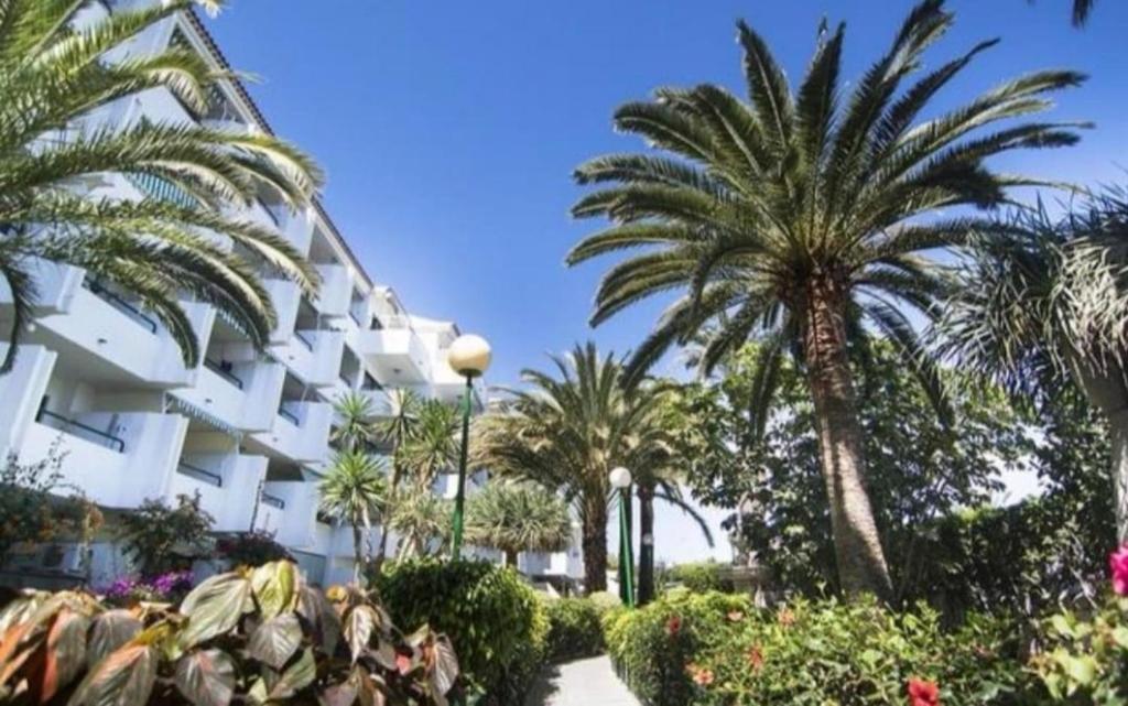 Vonkajšia záhrada v ubytovaní Surycan, beautiful apartment in maspalomas