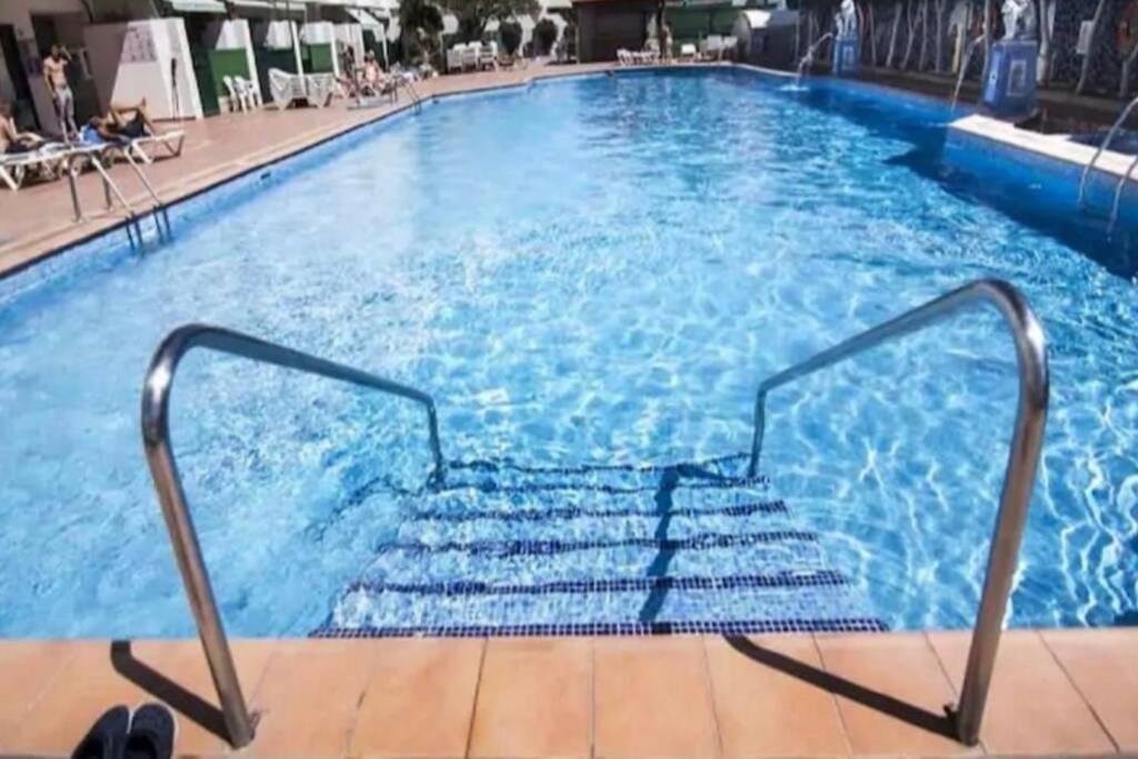 Bazén v ubytovaní Surycan, beautiful apartment in maspalomas alebo v jeho blízkosti