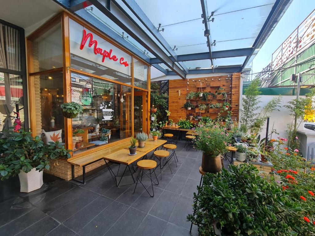Restaurace v ubytování Ngan Hoa - Mille Fleurs