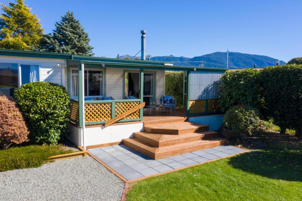 Dee's on Bligh - Te Anau Holiday Home - Housity
