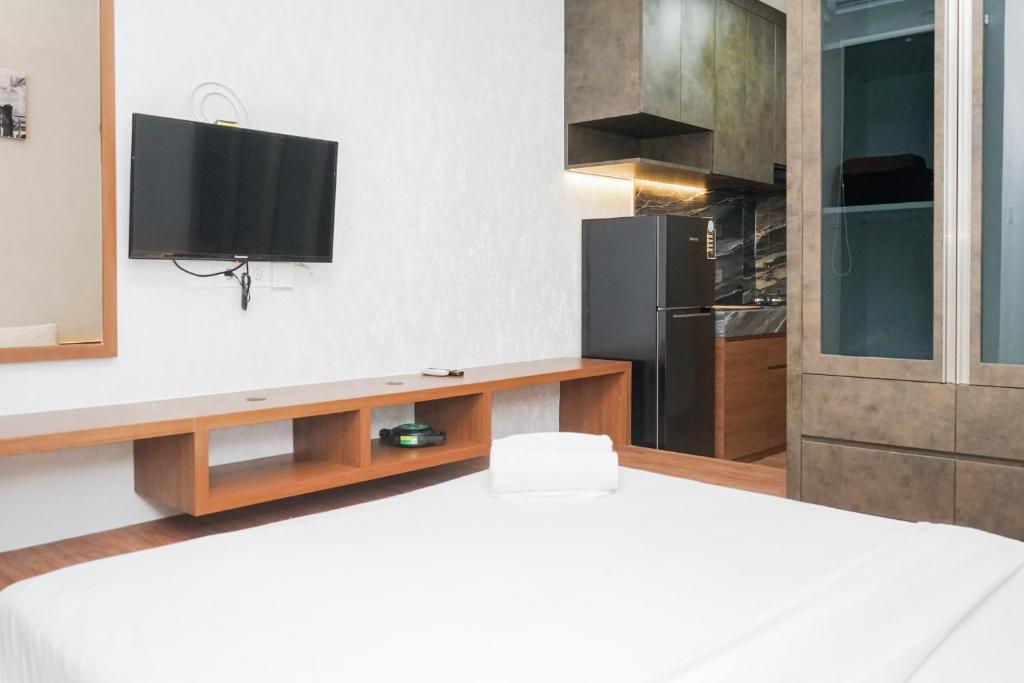 Studio Modern Japanese Style near Aeon BSD at B Residence Apartment By Travelio - Studio Apartment