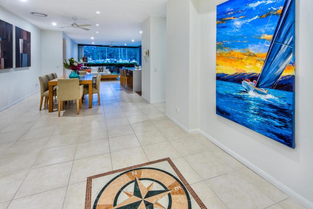 Fotografie z fotogalerie ubytování Pavillions 11 on Hamilton Island, waterfront apartment with private pool and buggy v destinaci Hamiltonův ostrov