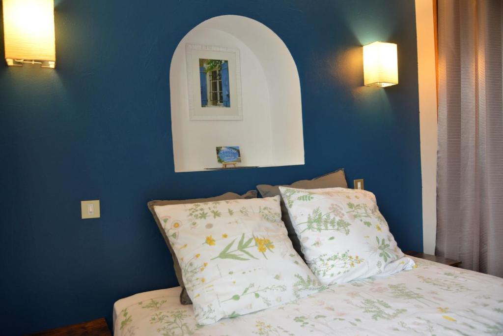 Au Grand Bonheur - Chambre Double De Luxe Avec Baignoire