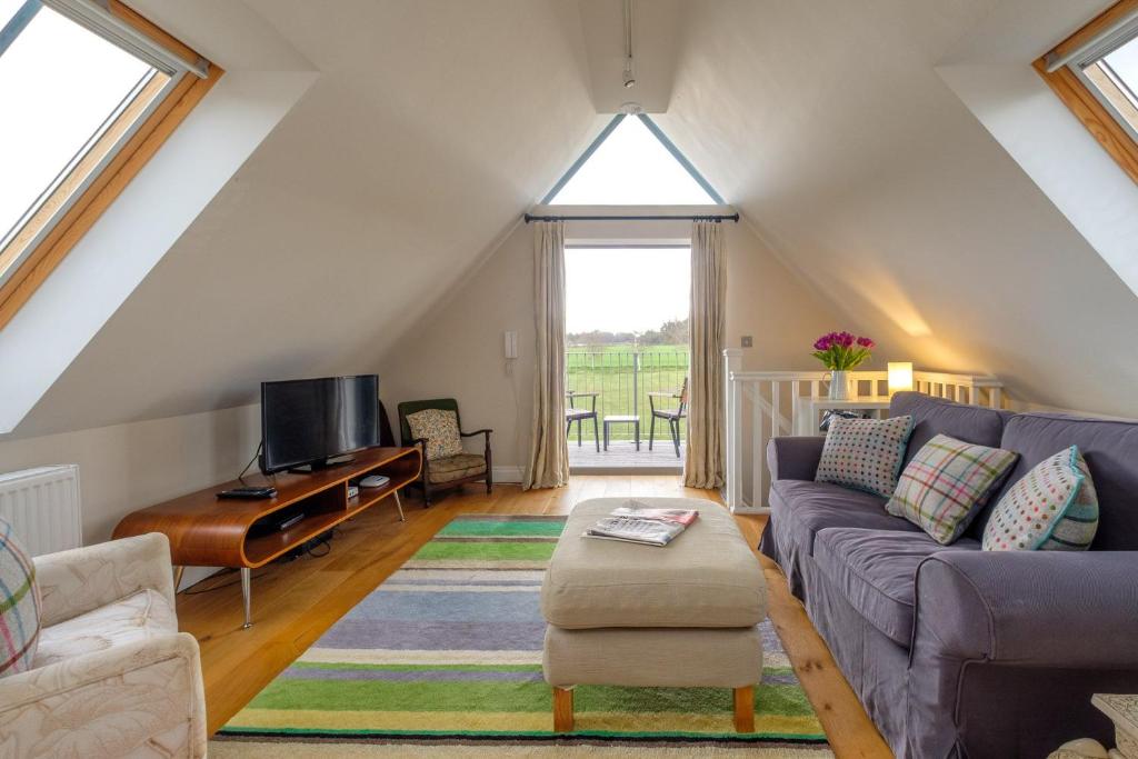 White Cottage Apartment 5