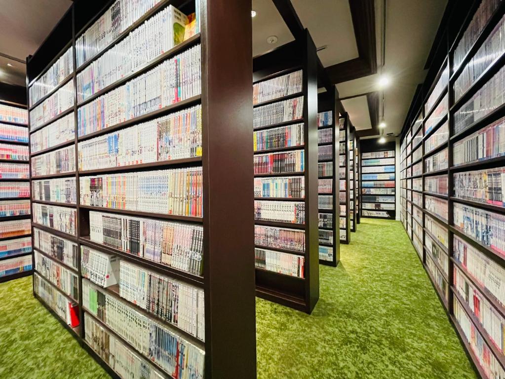 ホテルにある図書室