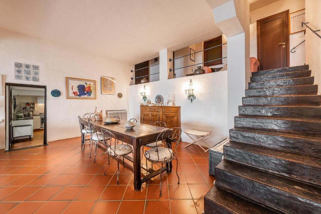 A kitchen or kitchenette at Villa Mistral
