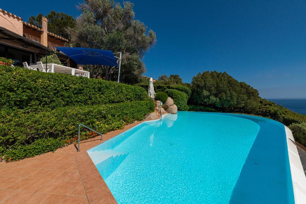 The swimming pool at or close to Villa Mistral