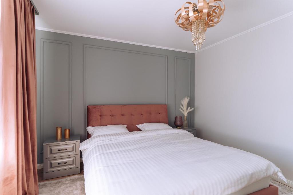 GOLD Suites - One-Bedroom Apartment
