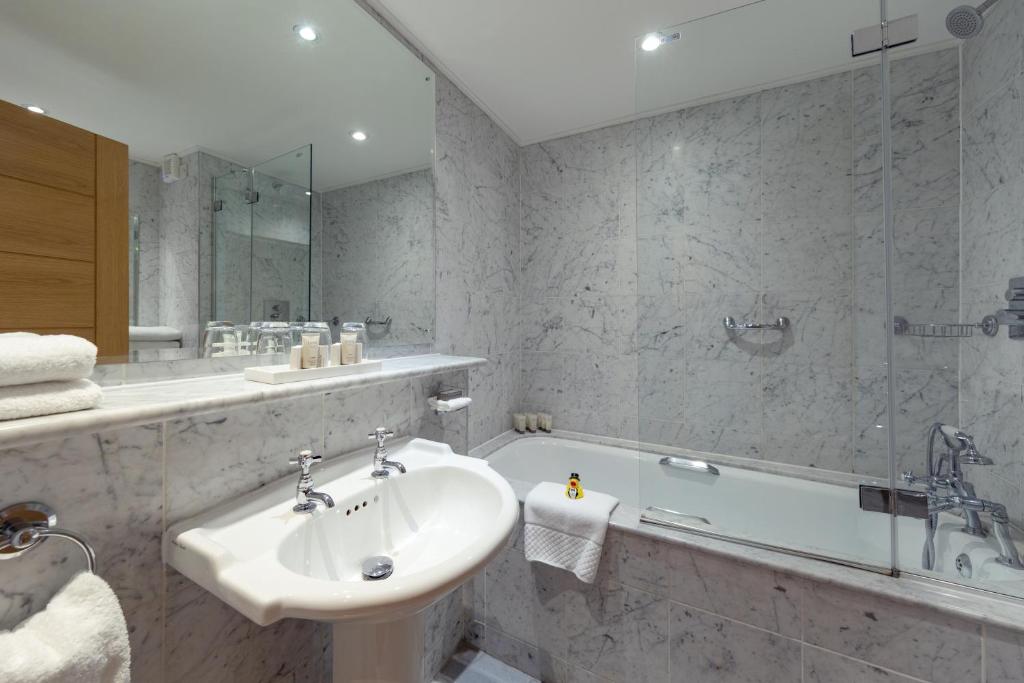 The Culloden Estate and Spa - Resim 34