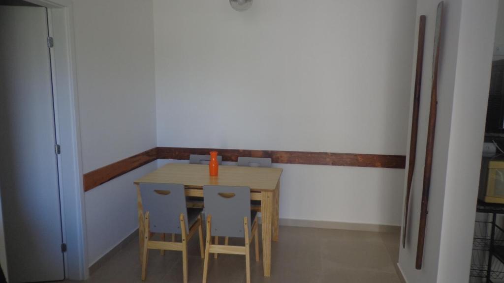  Apto Novíssimo no Itaguá com piscina