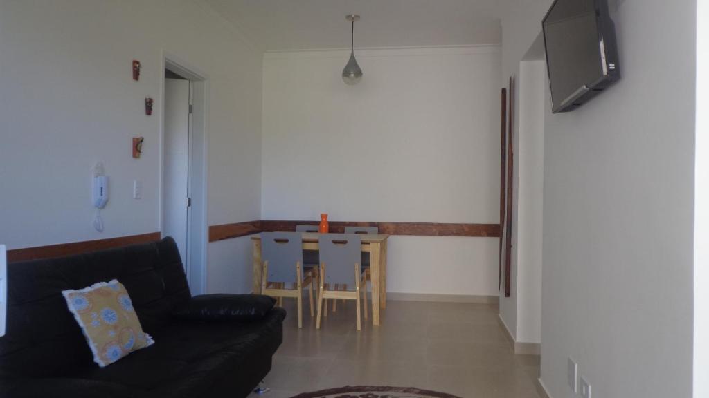  Apto Novíssimo no Itaguá com piscina