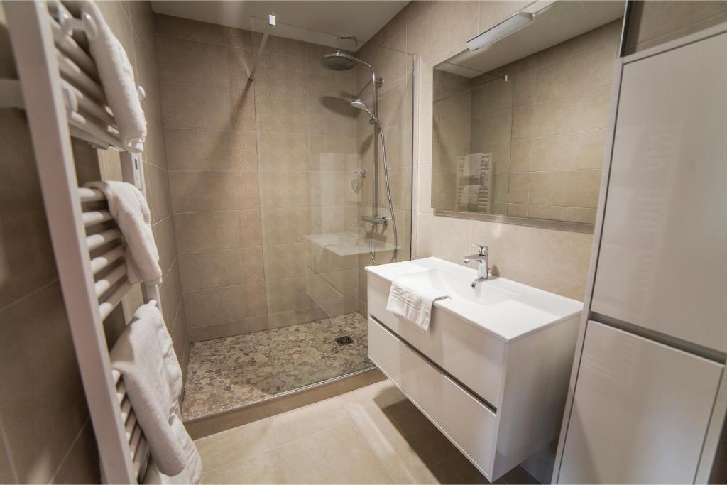 Koupelna v ubytování Logis Hôtel & Restaurant - Les Hauts de Montreuil