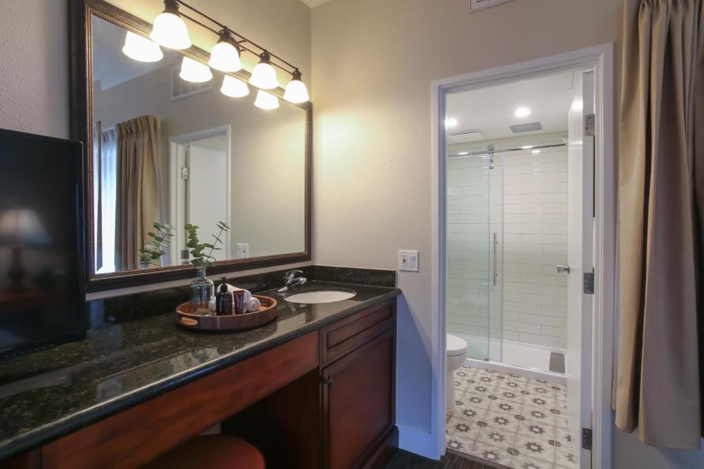 Oxford Suites Pismo Beach photo