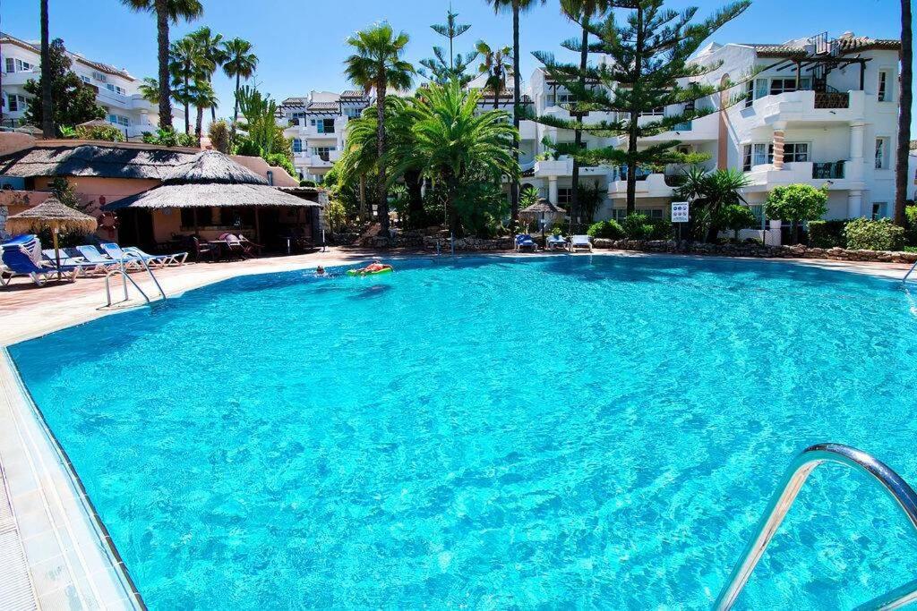 Stylish one bed apartment at Matchroom Country Club ...