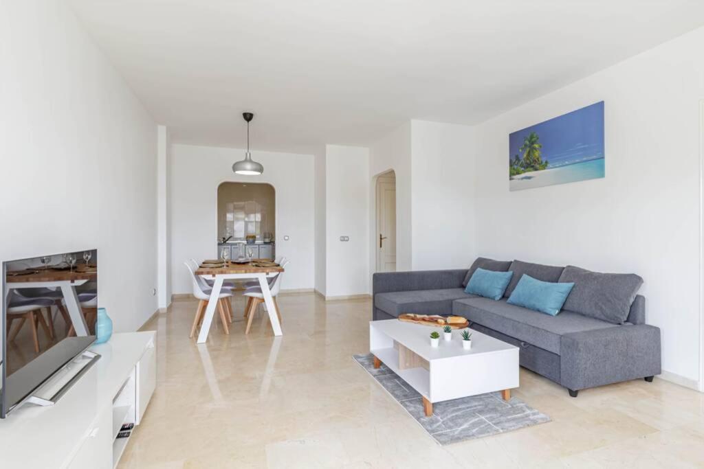 Stylish one bed apartment at Matchroom Country Club ...