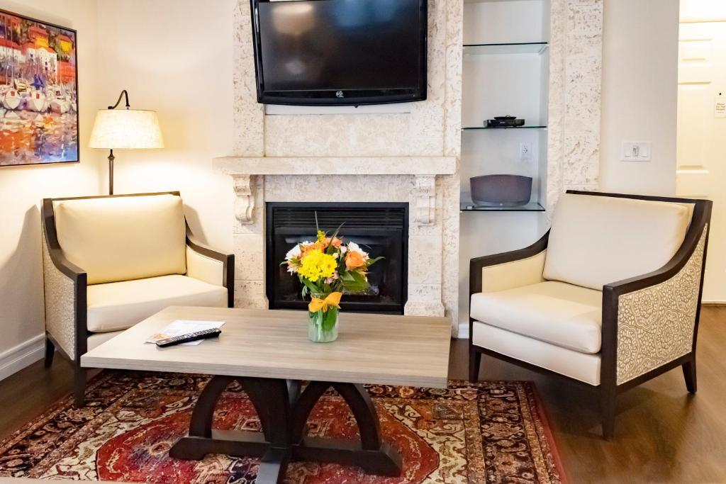 Westgate Flamingo Bay Resort - Two-Bedroom Villa With Sofa Bed