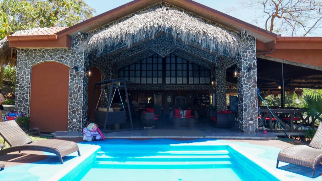Poza Blanca Lodge