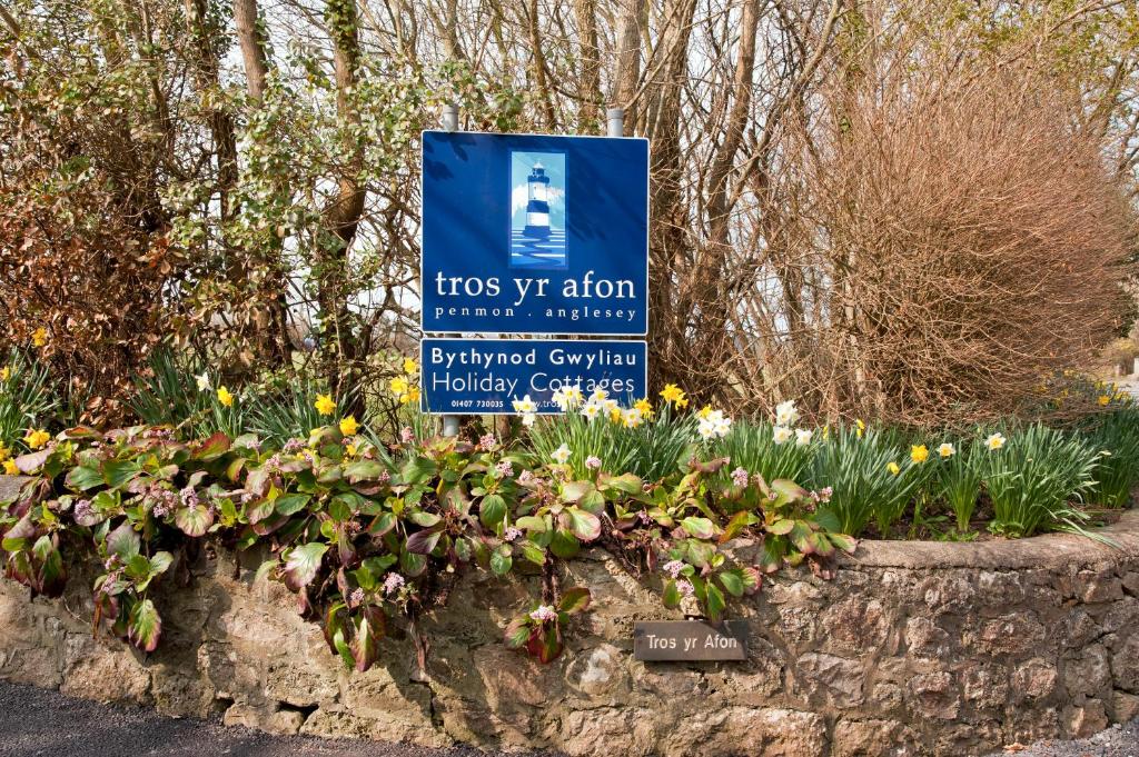 Tros Yr Afon Holiday Cottages and Manor House