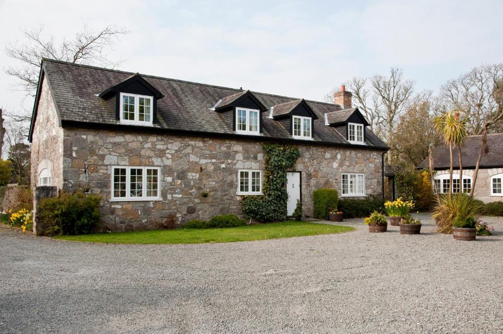 Tros Yr Afon Holiday Cottages and Manor House