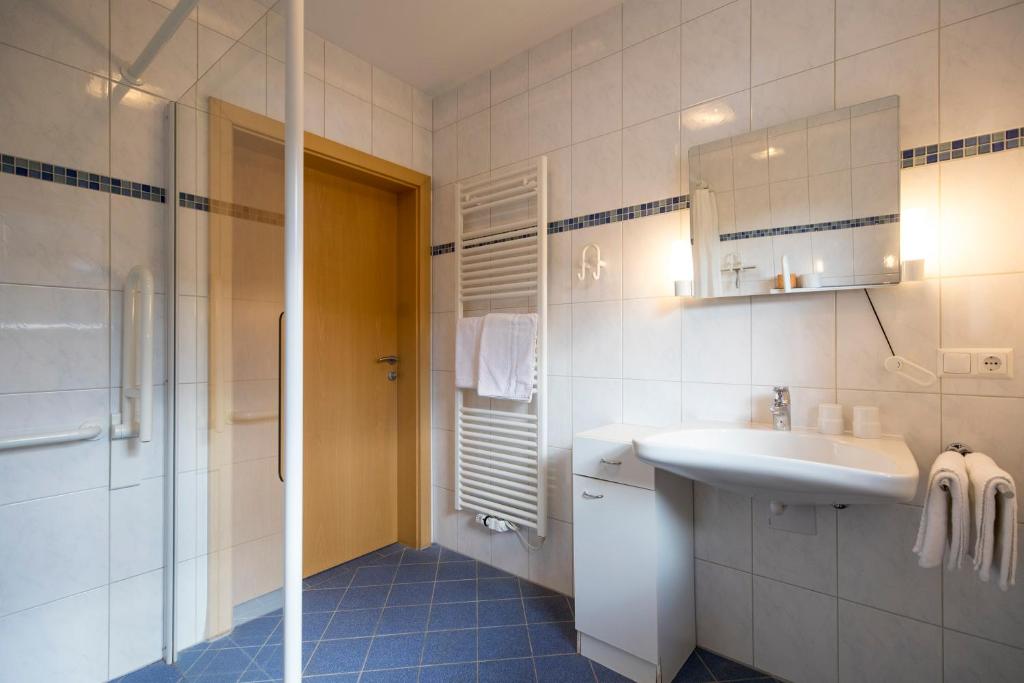 Koupelna v ubytování Gasthof Kirchmoar
